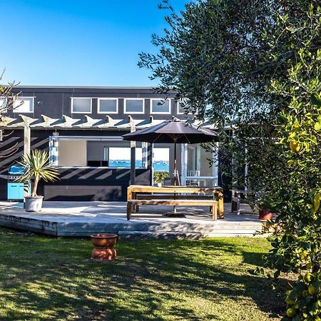 Driftwood Beach House With Spa Pool - Absolute Beachfront! Blackpool Exterior foto